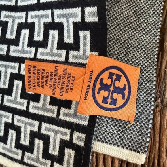 Tory Burch Scarf - Picture 3 of 4
